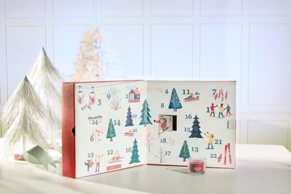 Yankee Candle  Apres Ski Collection Advent Calender Book 2025 - Afbeelding 2