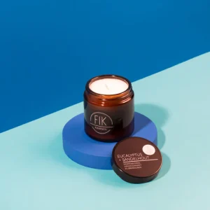 FIK Geurkaars Eucalyptus Sandelhout Lokaal 1